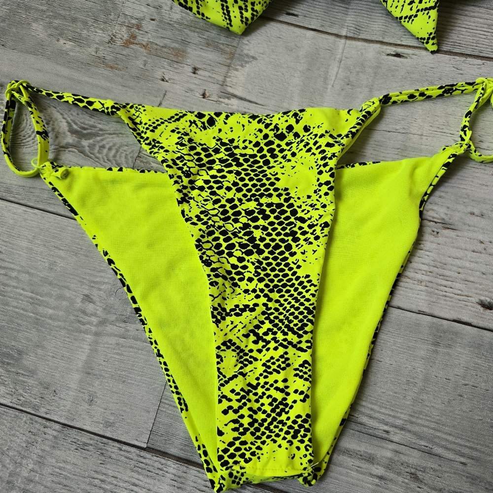Ardene Fluorescent Neon Green 2 Piece String Bikini Summer Swim Wear Medium - Picture 3 of 9